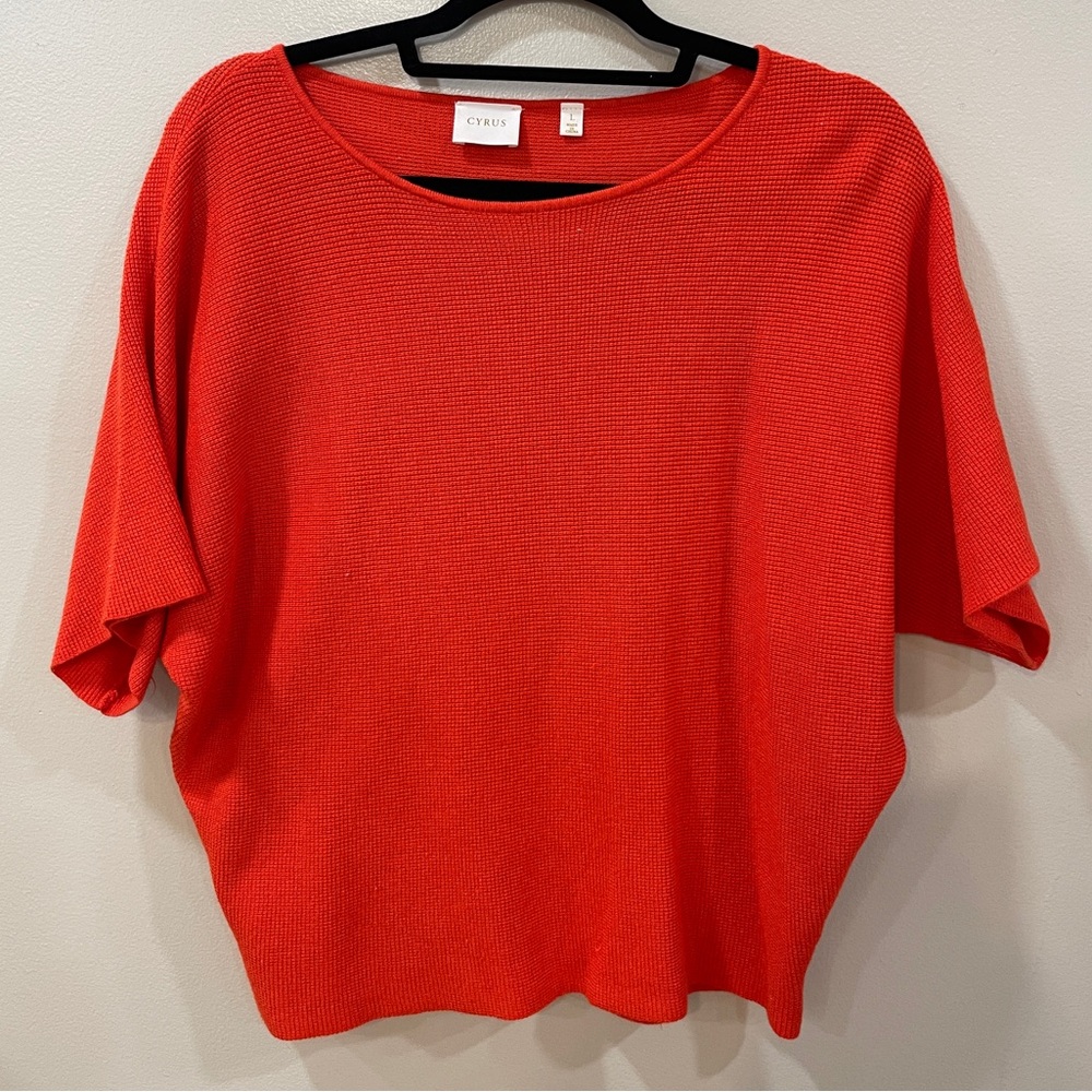 Cyrus Women's Bright Red Knit Short Sleeve Top